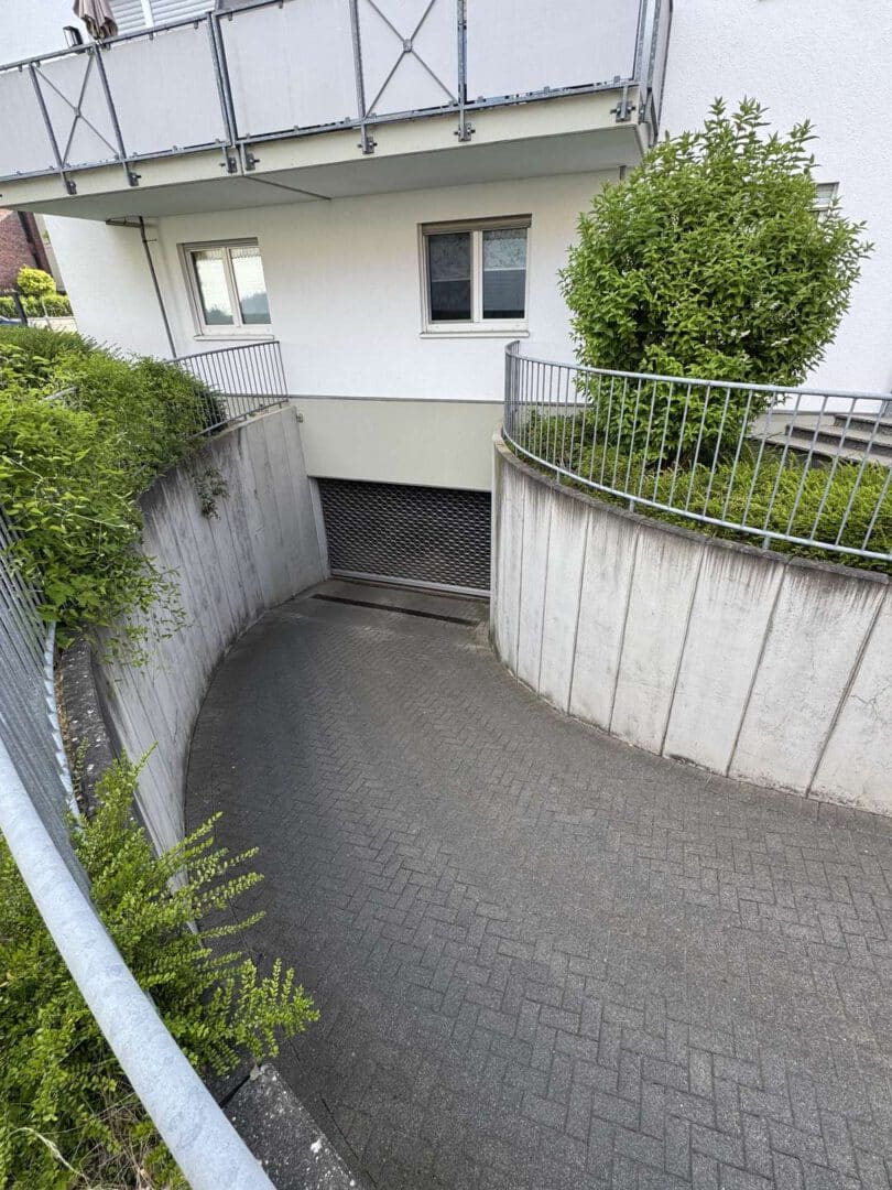 Tiefgaragen Einfahrt