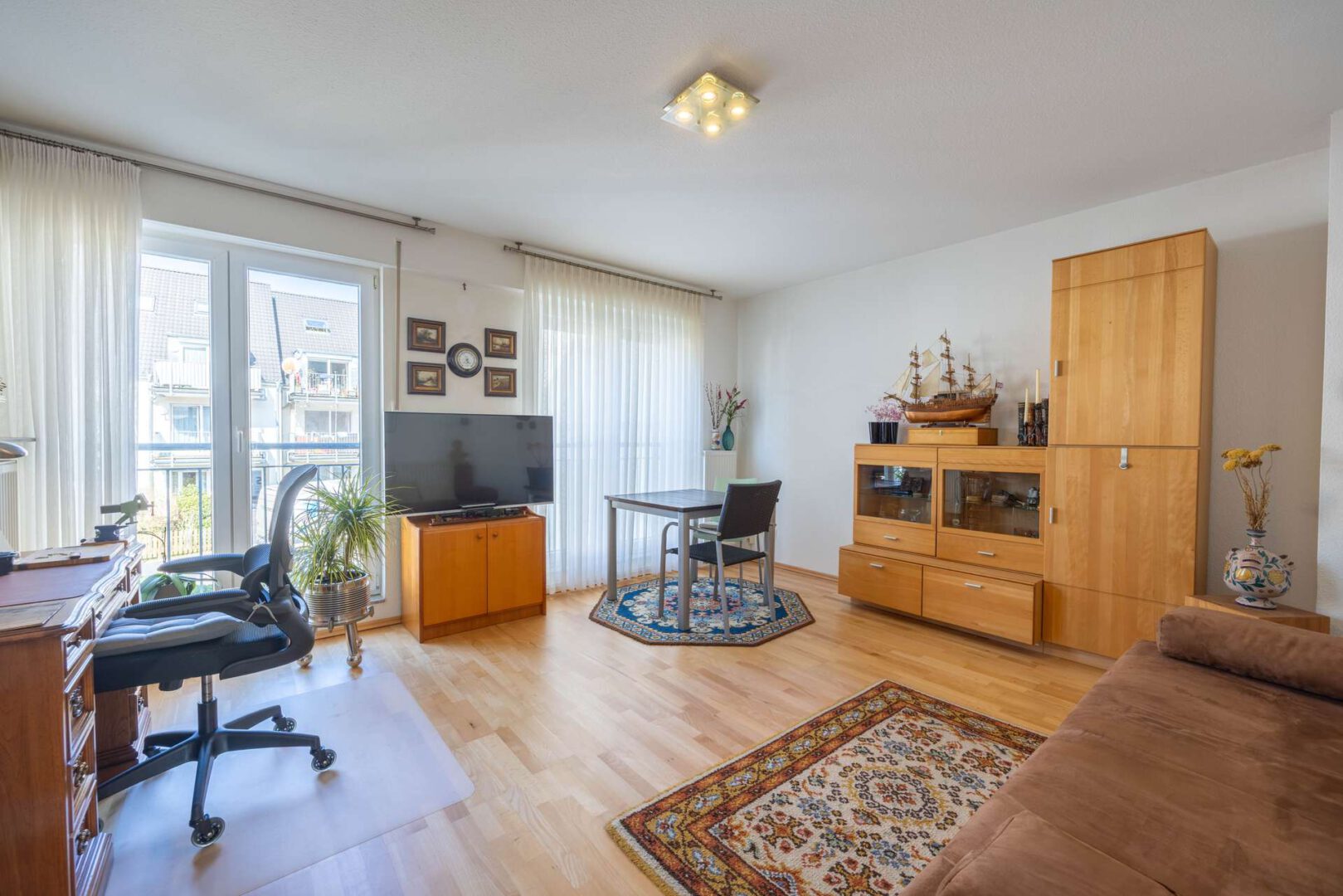 Schlafzimmer 1