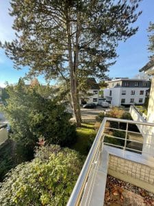 seitlicher Gartenblick